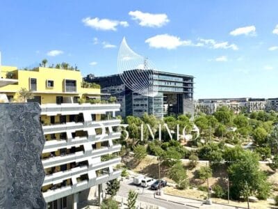 Appartement spacieux avec balcon et garage