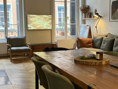 Spacieux appartement avec balcon et garage, 530000€