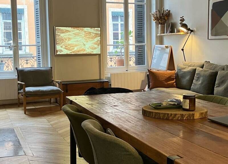 Spacieux appartement avec balcon et garage, 530000€