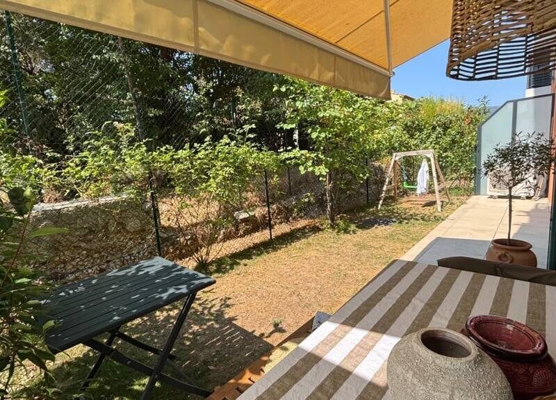 Appartement spacieux avec garage et balcon, 380000€