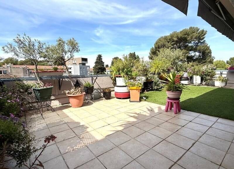 Appartement spacieux avec garage et balcon à 200000€