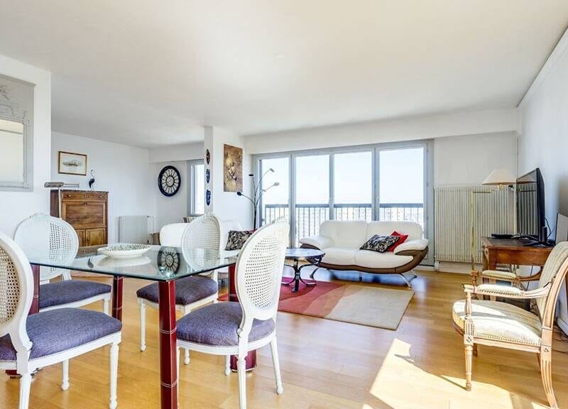 Appartement spacieux avec balcon et garage - 100m²