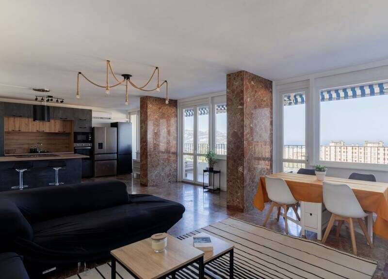 Appartement spacieux avec garage et balcon à 300000€