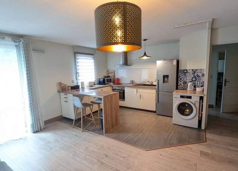 Bel appartement spacieux avec garage et balcon à 190000€