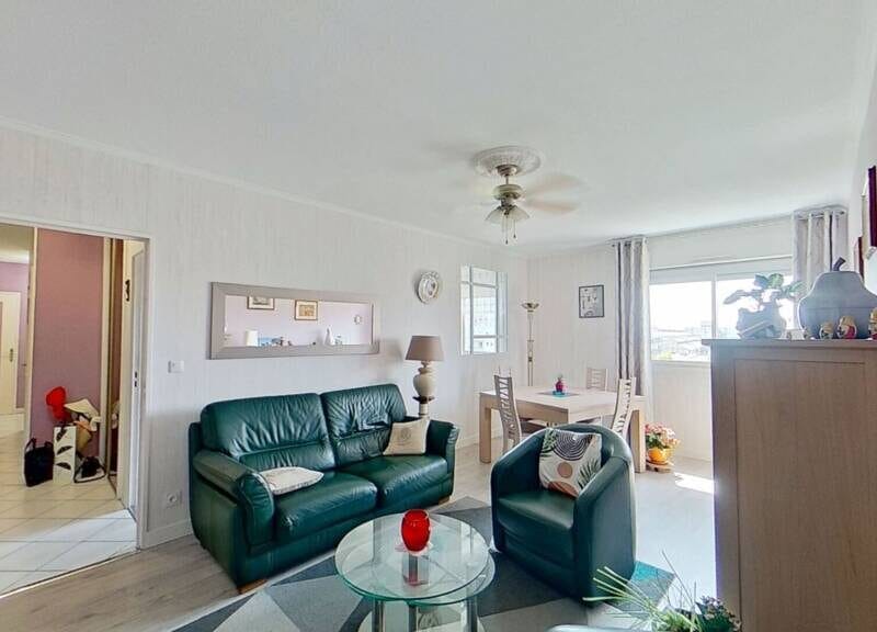 Appartement lumineux, 68m² avec balcon et garage, 230000€