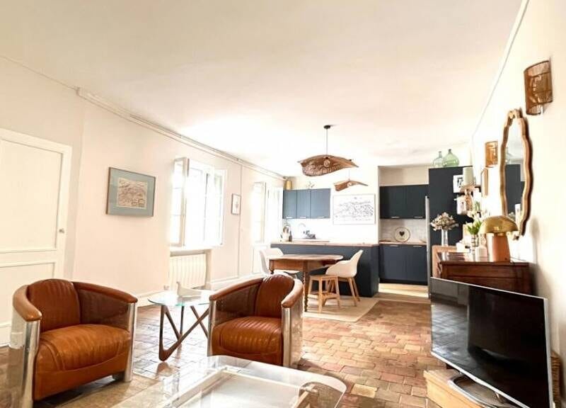 Appartement lumineux 110m² avec garage et balcon