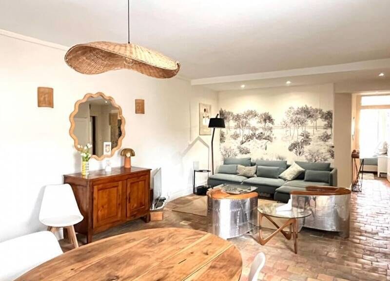 Appartement lumineux 110m² avec garage et balcon