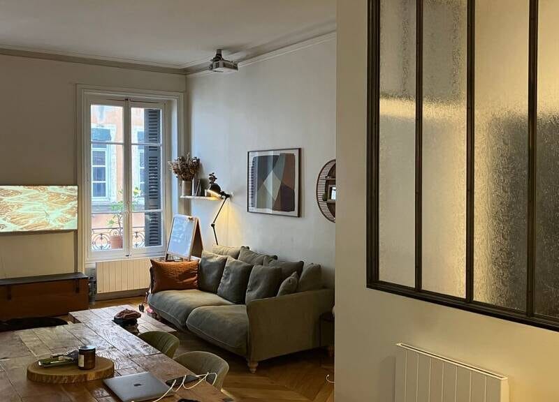 Spacieux appartement avec balcon et garage, 530000€