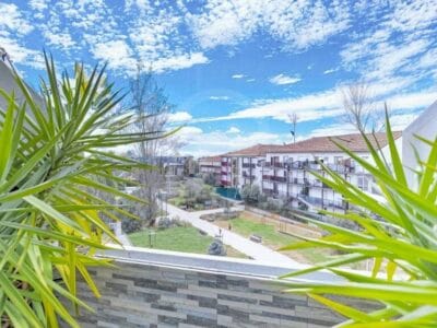 Appartement lumineux avec balcon et garage - 28m²