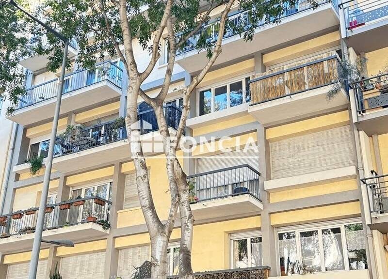 Appartement spacieux 84m² avec garage et balcon à 270000€