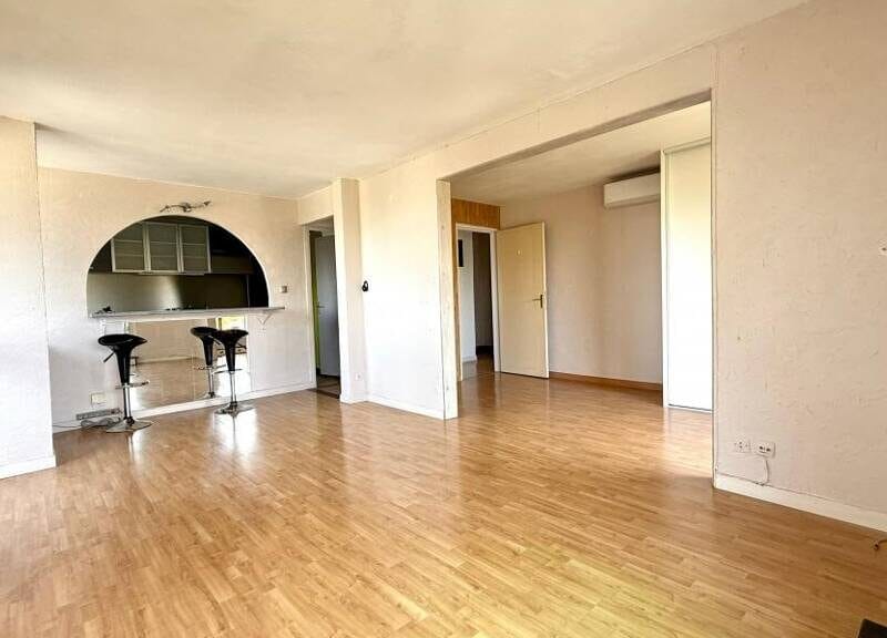 Appartement spacieux avec garage et balcon à 200000€