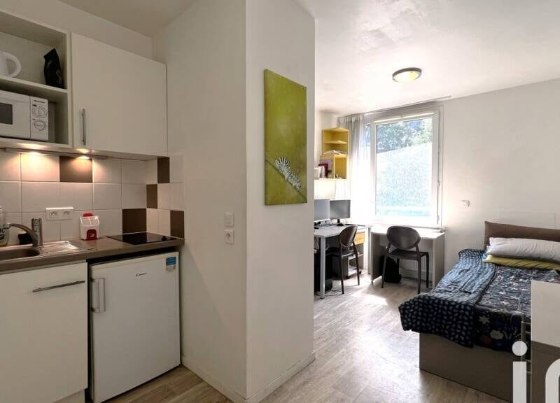 Appartement lumineux de 19m² à 130000€ avec balcon et garage