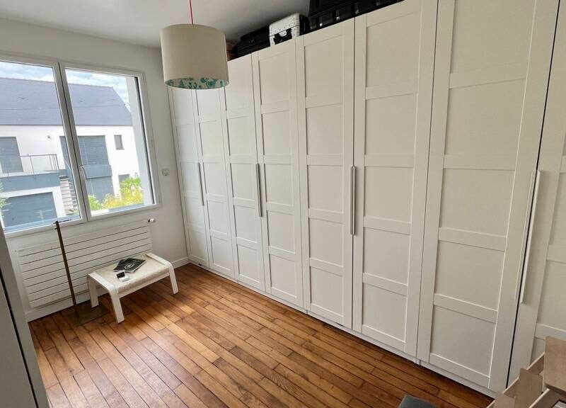 Appartement moderne 350m² avec garage et balcon à 630000€