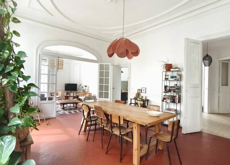 Appartement luxe 170m² avec garage et balcon, Paris 690k€