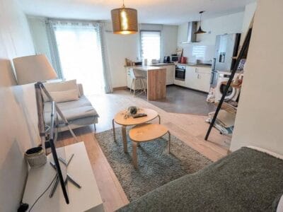 Bel appartement spacieux avec garage et balcon à 190000€