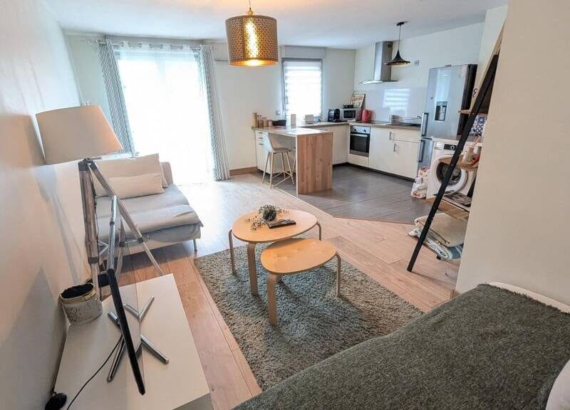 Bel appartement spacieux avec garage et balcon à 190000€