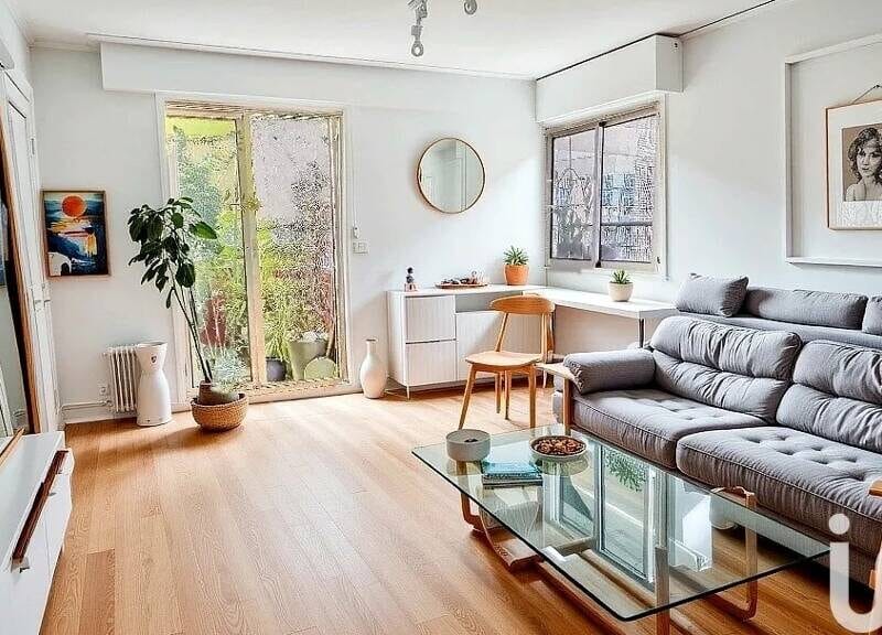 Bel appartement avec garage et balcon à 240000€