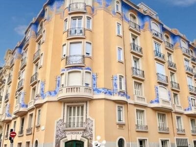 Vaste appartement de prestige avec garage et balcon