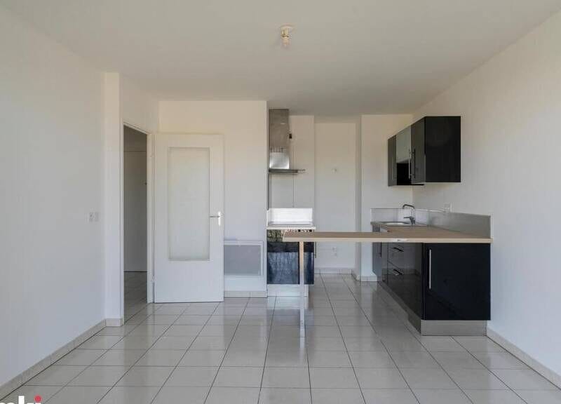 Appartement spacieux avec garage et balcon à 160 000€