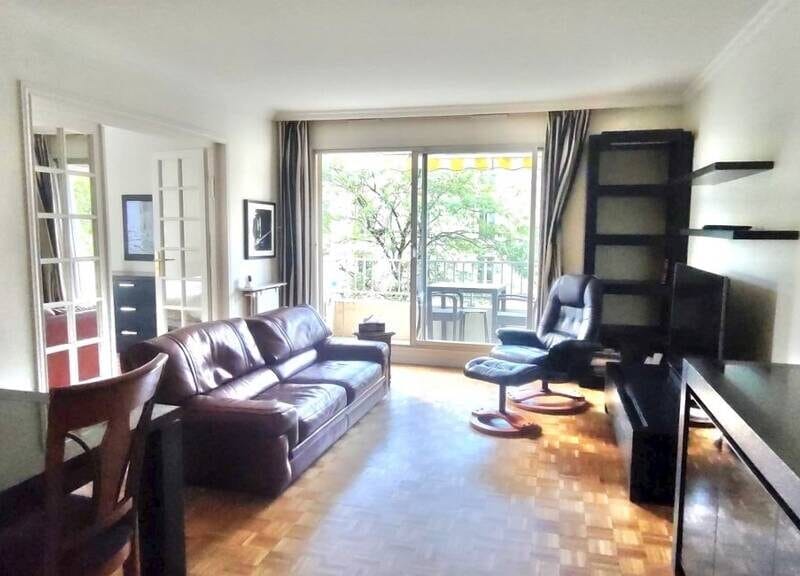 Superbe appartement lumineux avec garage et balcon