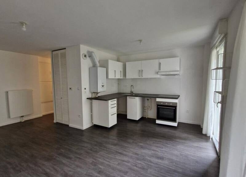 Bel appartement moderne 61m², garage & balcon