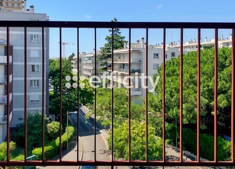 Appartement spacieux avec balcon et garage - 106m²