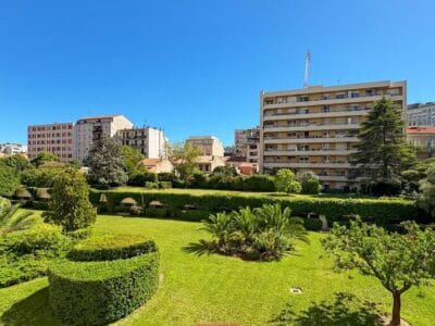 Appartement spacieux avec garage et balcon à 390 000€