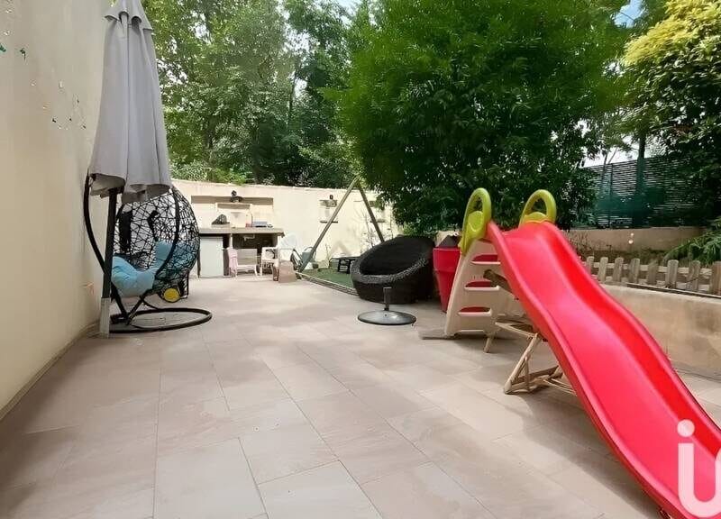 Bel appartement lumineux avec garage et balcon, 96m²