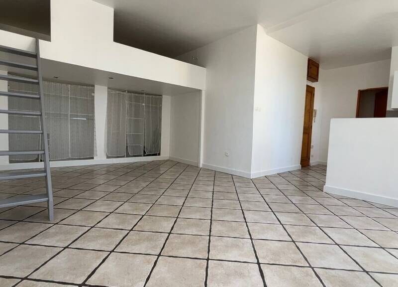 Appartement spacieux avec balcon et garage à 130000€