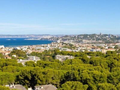 Bel appartement lumineux avec garage et balcon à 360000€