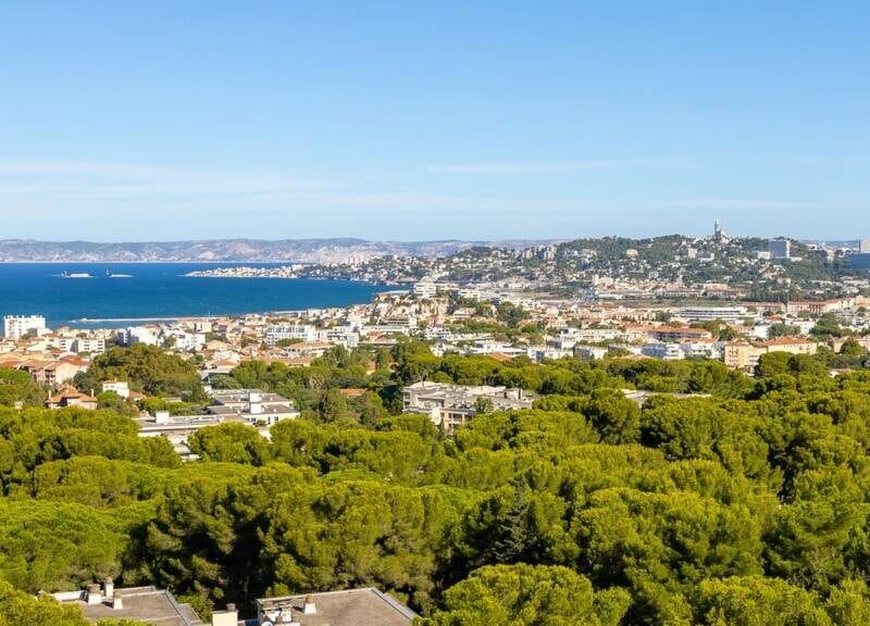 Bel appartement lumineux avec garage et balcon à 360000€