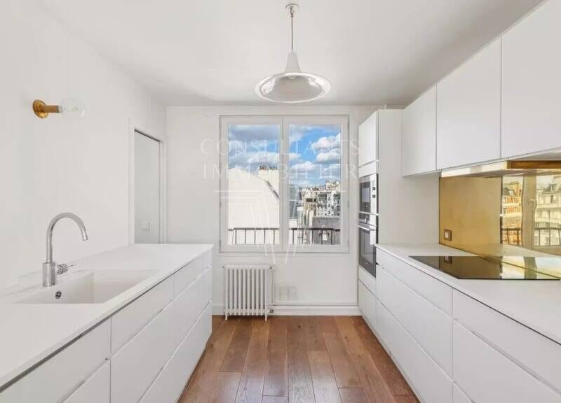 Appartement spacieux avec garage et balcon à 1.13M€