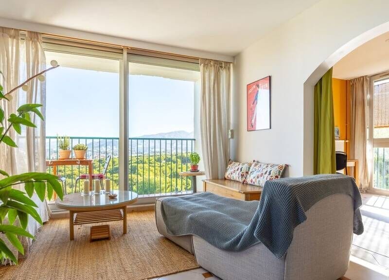 Bel appartement lumineux avec garage et balcon à 360000€