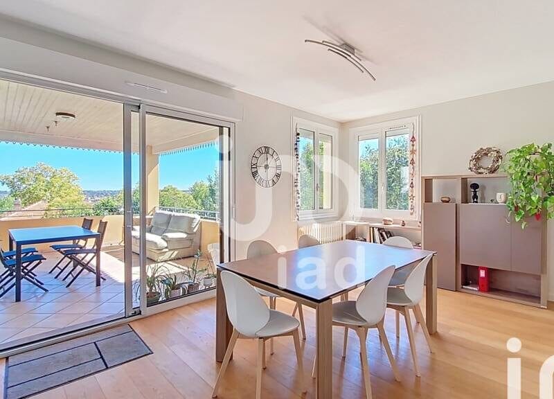 Bel appartement lumineux avec balcon et garage