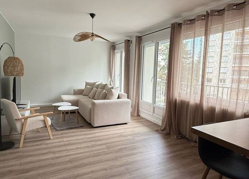 Appartement spacieux avec garage et balcon à 280000€