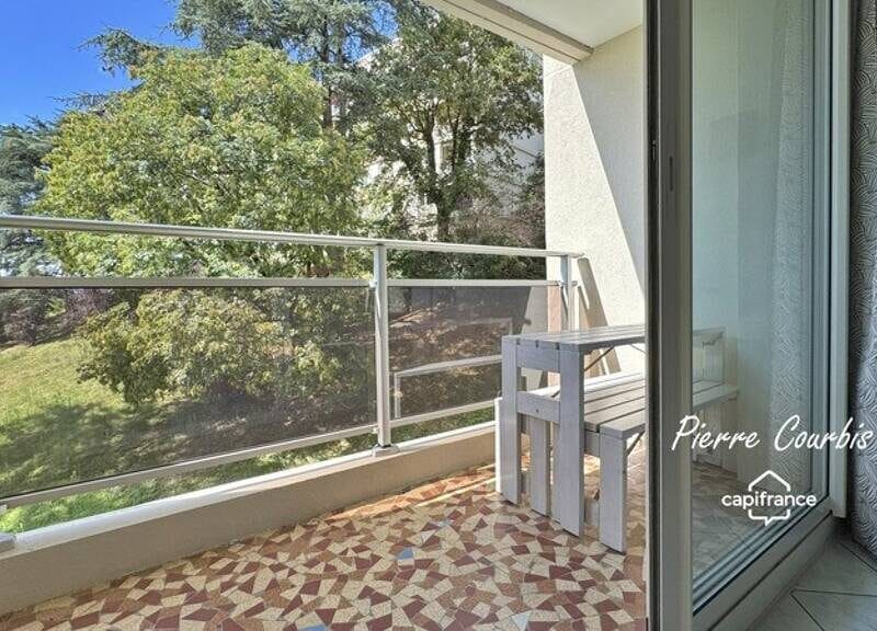 Appartement spacieux avec balcon et garage, 56m²