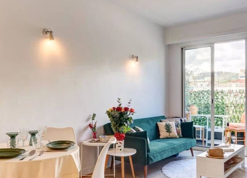 Appartement spacieux avec garage et balcon à 240000€