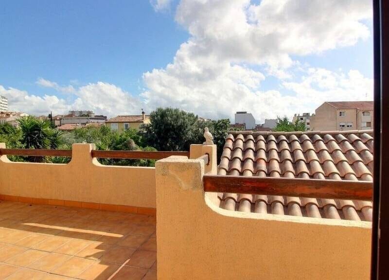 Appartement lumineux avec garage et balcon, 70m²