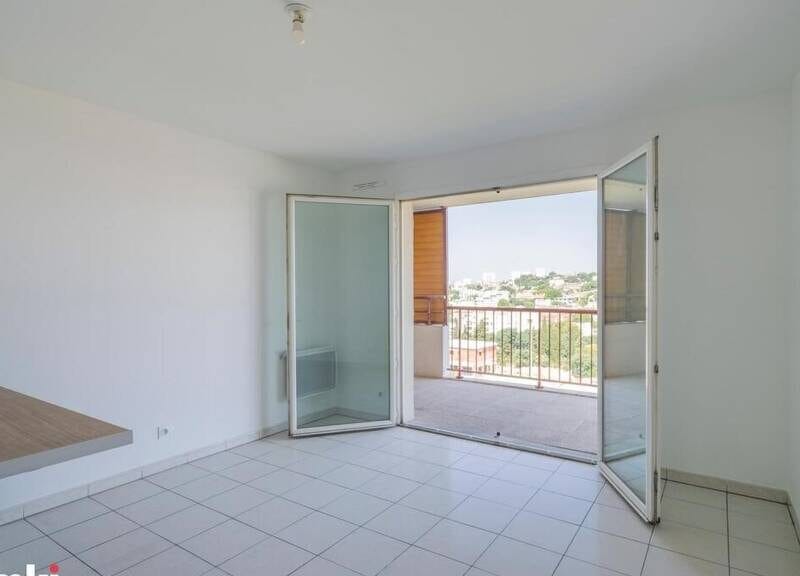 Appartement spacieux avec garage et balcon à 160 000€