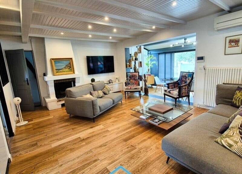 Appartement spacieux avec garage et balcon, 133m²