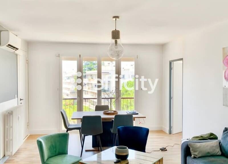 Appartement spacieux avec balcon et garage - 106m²