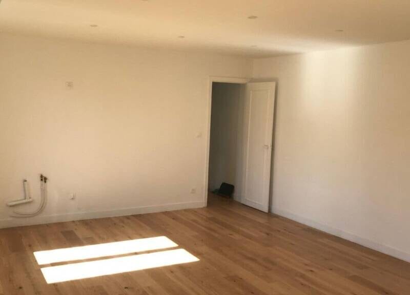 Appartement spacieux avec garage et balcon à 430000€