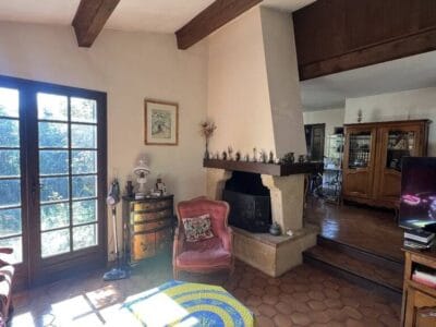 Appartement spacieux avec garage et balcon