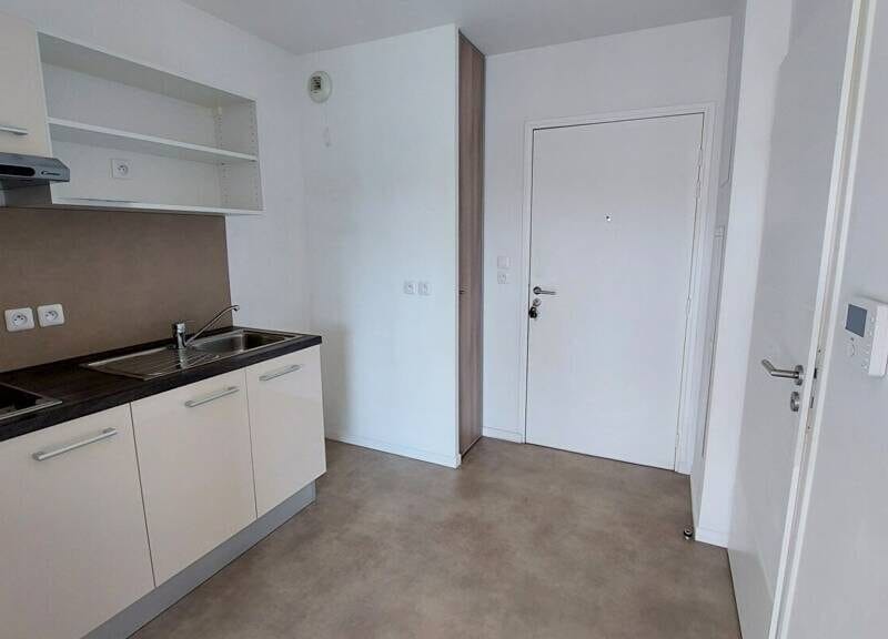 Bel appartement spacieux avec balcon et garage