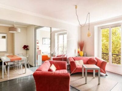 Appartement spacieux avec garage et balcon à 690000€