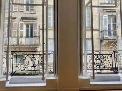 Appartement spacieux avec balcon et garage à 370000€