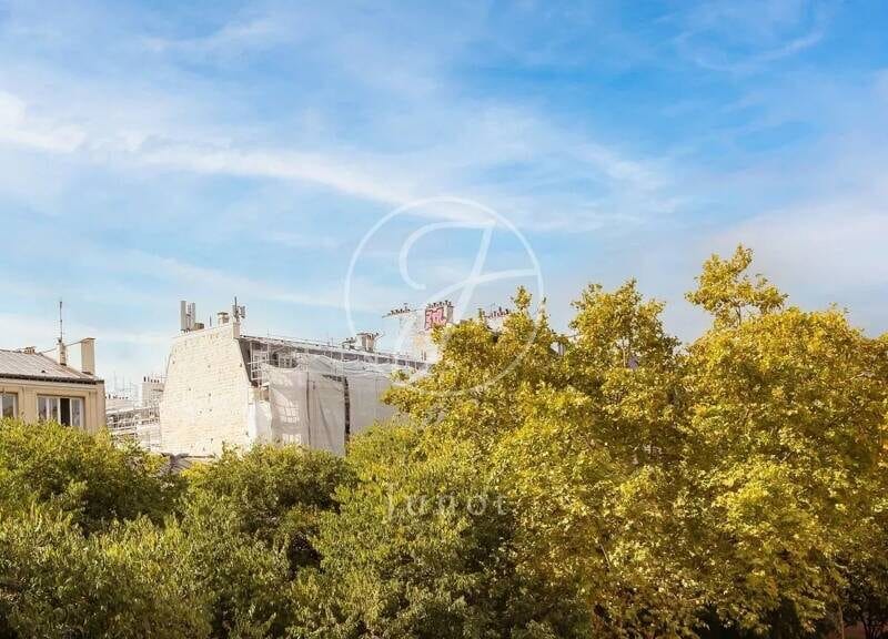 Appartement spacieux avec garage et balcon à 690000€