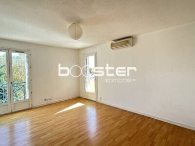 Appartement spacieux avec garage et balcon à 240000€