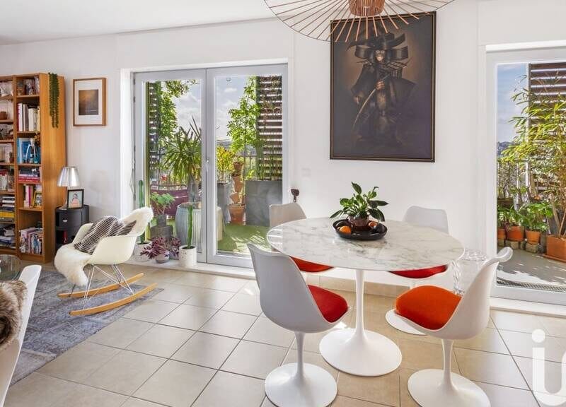 Appartement lumineux avec garage et balcon à 200000€