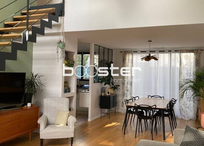 Appartement spacieux 122m² à 600000€ avec garage et balcon